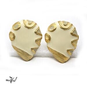 Vintage Tear Shaped Clip on Earrings with Gold Swirls on Ivory Enamel - Hey Viv